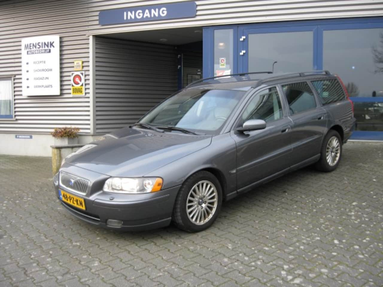 Volvo V70 - 2.4 170PK AUT Momentum - AutoWereld.nl