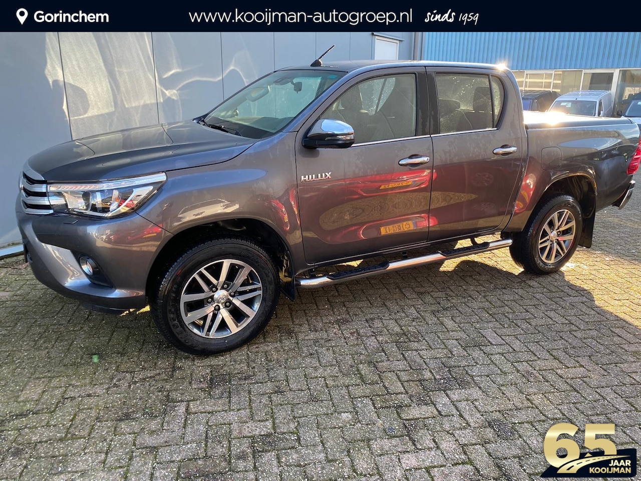 Toyota HiLux - 2.4 D-4D-F Double Cab Executive | BE-Trekker | 5 zitter | Tonneau | Trekhaak | Leder | Bed - AutoWereld.nl