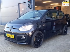 Volkswagen Up! - 1.0 high up - CRUISE / P.SENSOREN / STOELVERW. / AIRCO / AUX / ISOFIX / LM-VELGEN '17 / EX