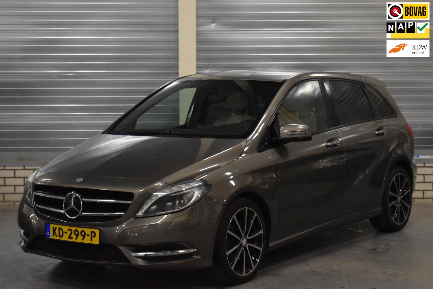 Mercedes-Benz B-klasse - 200 CDI Business Class Automaat + Led Verlichting|Lederen bekleding|Bluetooth|Navigatie|Pa - AutoWereld.nl