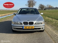 BMW 5-serie - 523i Handgeschakeld