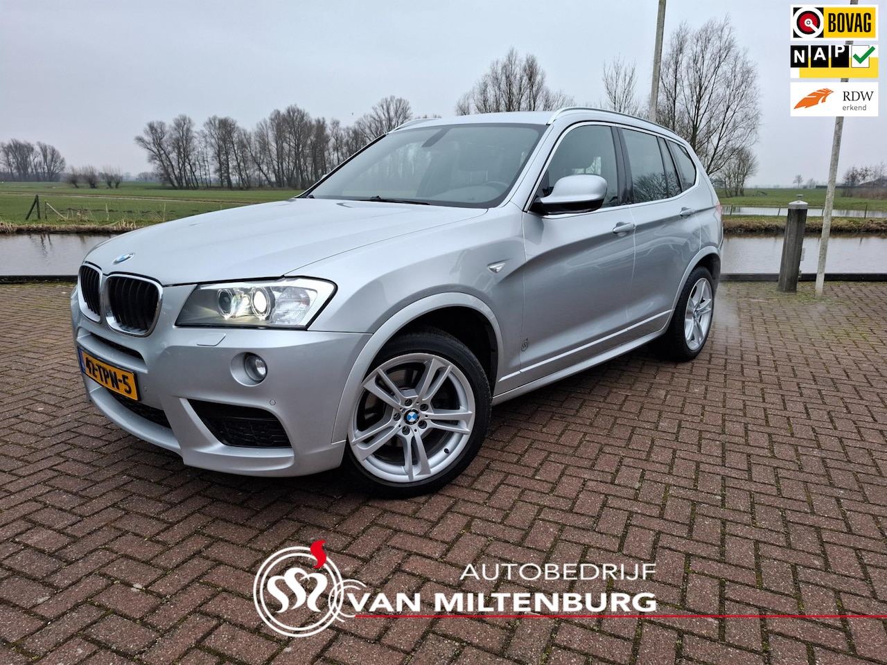 BMW X3 - XDrive20i High Executive Panoramadak half leder pdc v+a 19inch set - AutoWereld.nl