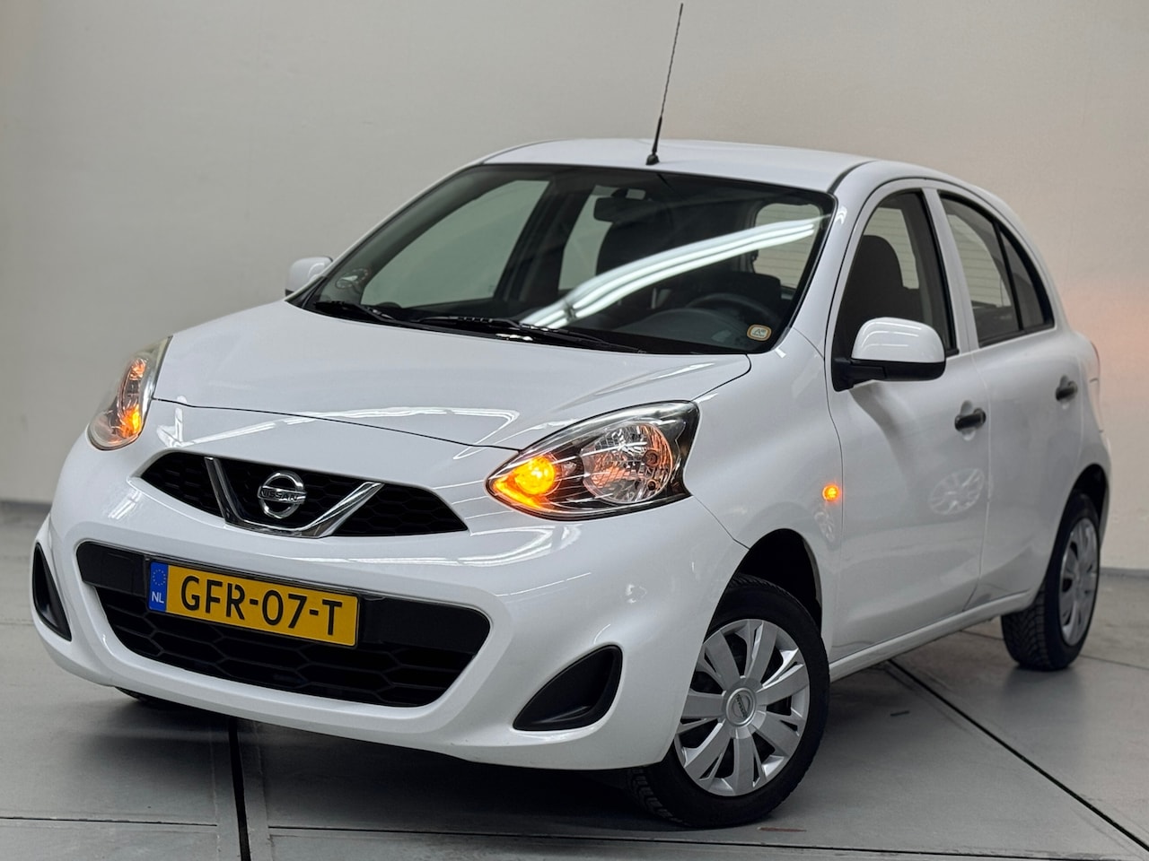 Nissan Micra - 1.2 Acenta Stoelverwarming Airco - AutoWereld.nl