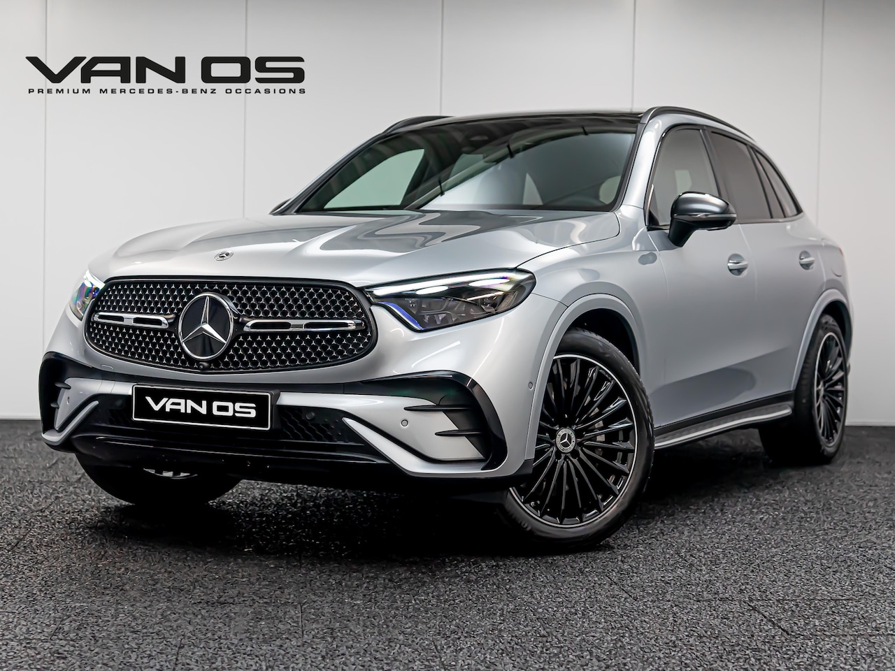 Mercedes-Benz GLC-klasse - GLC 300e 4MATIC AMG Line Premium Plus | Achteras besturing | AIRMATIC - AutoWereld.nl