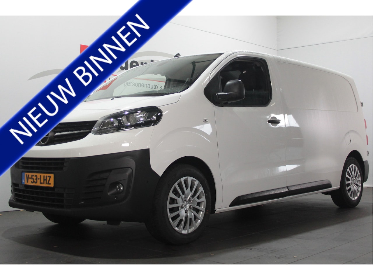 Opel Vivaro - 2.0 CDTI L2H1 Edition - 3 pers. - Bluetooth / Parksens. / Stoelverw. - AutoWereld.nl