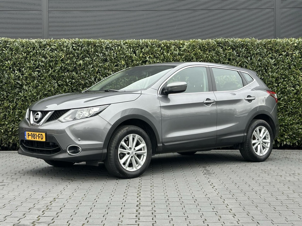 Nissan Qashqai - 1.6 dCi Acenta 1.6 dCi ACENTA, NAVI, CRUISE, CAMERA, LANE ASSIST, ECC-AIRCO, STOELVERWARMING, TREKHAAK, L - AutoWereld.nl