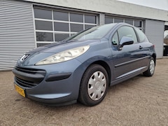 Peugeot 207 - 1.4-16V XR