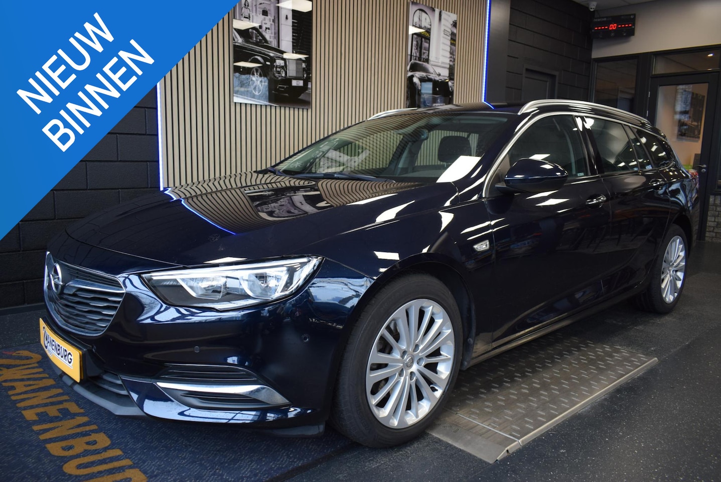 Opel Insignia Sports Tourer - 2.0 CDTI Business Executive Navi Camera Airco Km 169.000!! - AutoWereld.nl