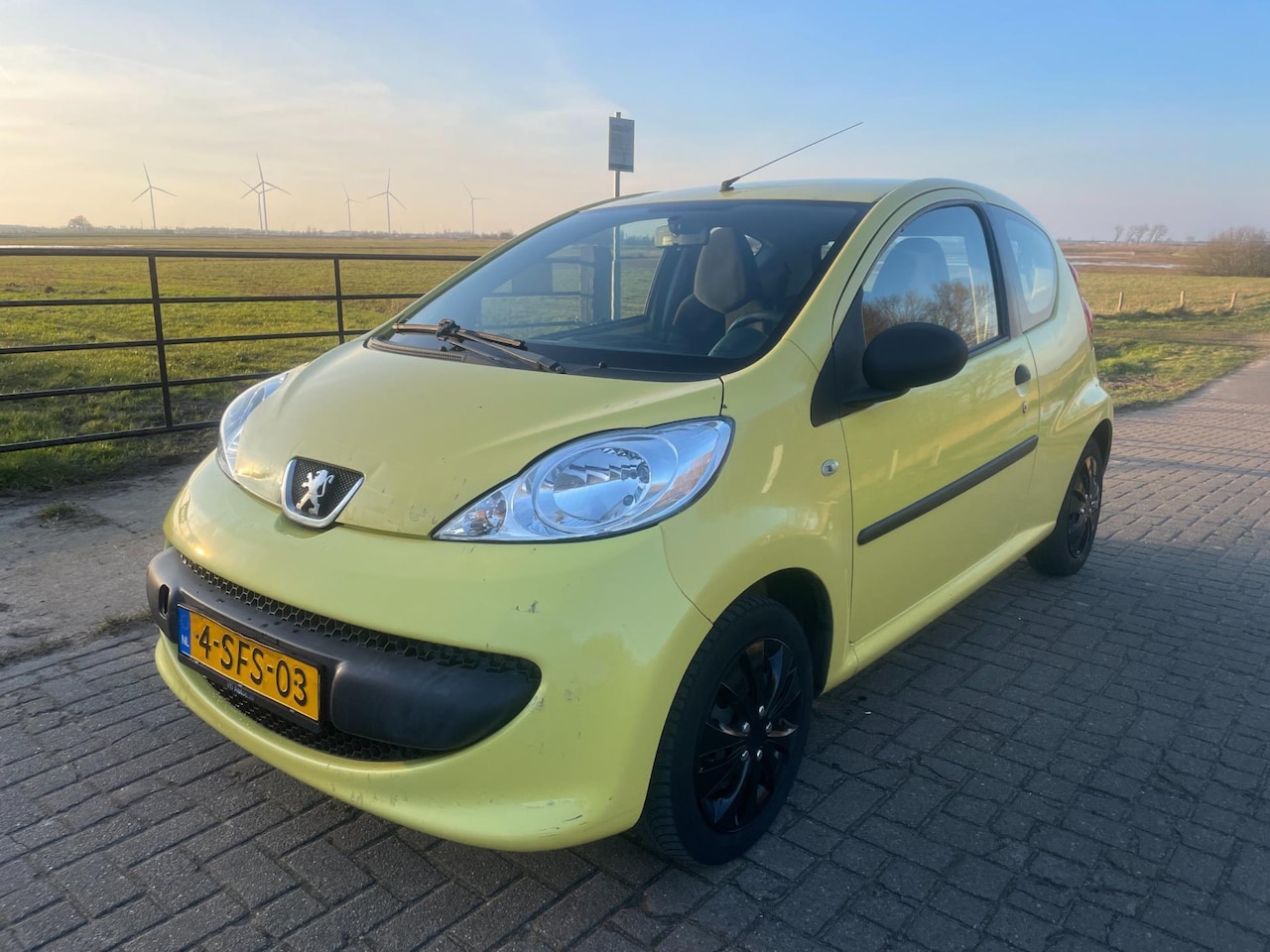 Peugeot 107 - 1.0-12V XR 1.0-12V XR - AutoWereld.nl