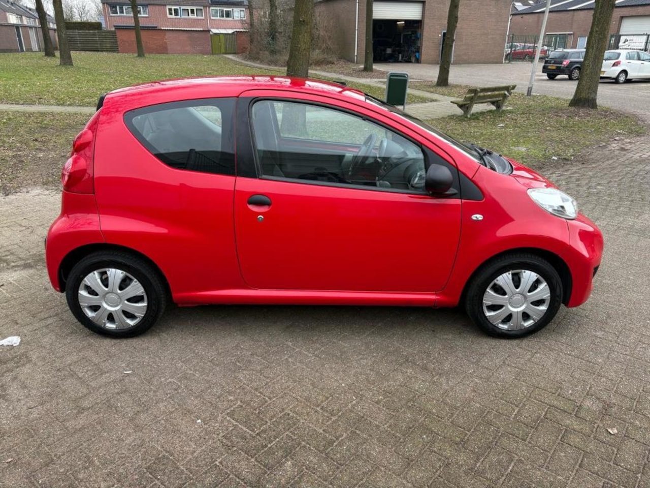 Peugeot 107 - 1.0-12V XR 1.0-12V XR - AutoWereld.nl