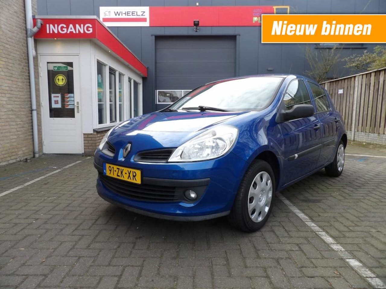 Renault Clio - 1.2-16V Special Line 1.2-16V Special Line - AutoWereld.nl