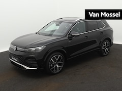 Volkswagen Tiguan - 1.5 eTSI R-Line Edition 150 PK | Fysieke Voorraad | Snel rijden | Trekhaak | Apple Carplay