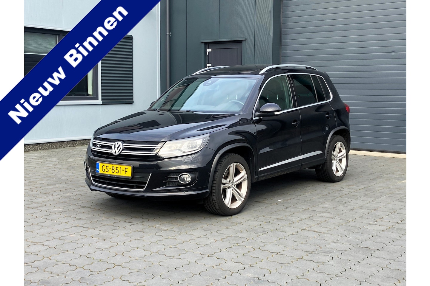 Volkswagen Tiguan - 1.4 TSI R-Line Edition PANO LEER XENON NL-auto 1e eig.! - AutoWereld.nl