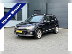 Volkswagen Tiguan - 1.4 TSI R-Line Edition PANO LEER XENON NL-auto 1e eig