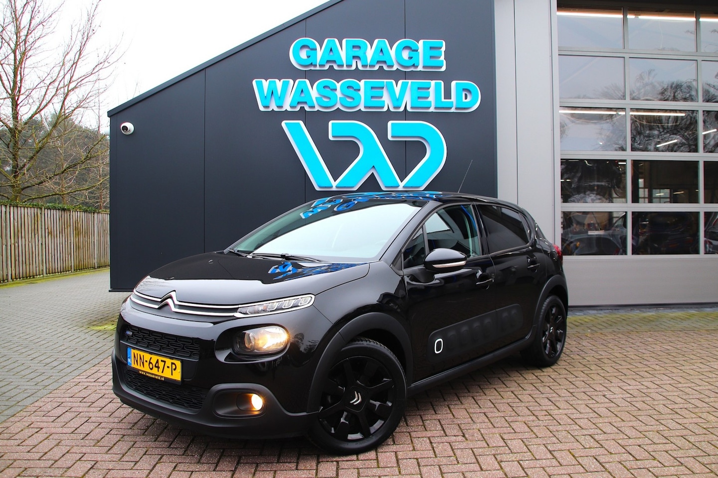 Citroën C3 - 1.2 PureTech Shine 82PK Camera/CarPlay/DAB/Cruise - AutoWereld.nl