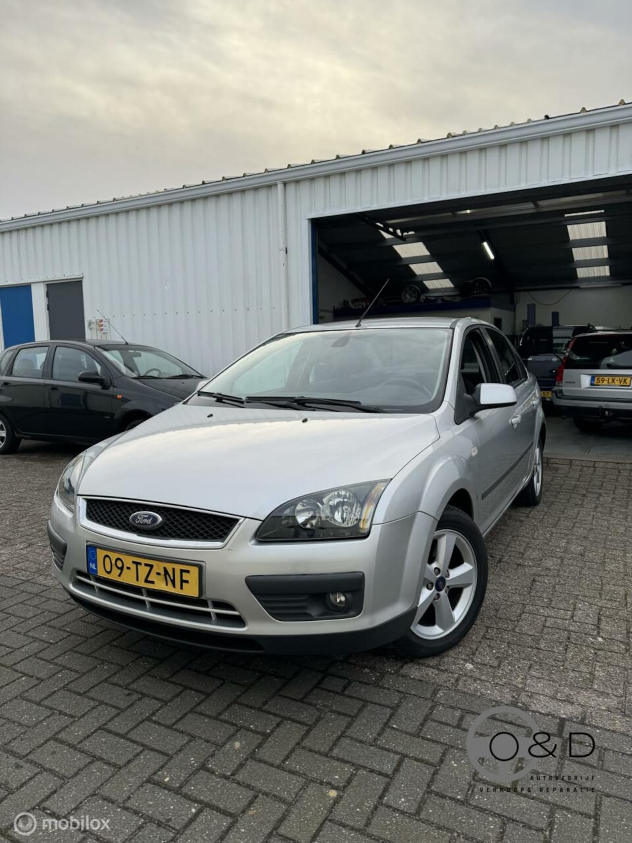 Ford Focus - 2.0-16V Futura | Airco | Nw Koppeling | Nw APK - AutoWereld.nl