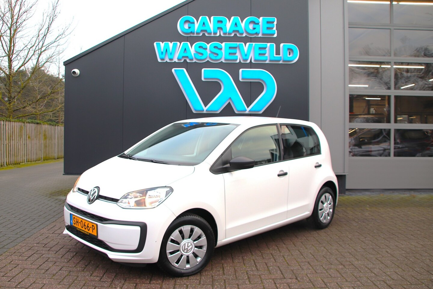 Volkswagen Up! - 1.0 Airco/Elekt.pakket/ALL SEASON/Media - AutoWereld.nl