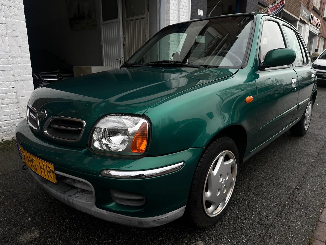 Nissan Micra - 1.4 Luxury CVT AUTOMAAT Airco Nieuwe APK - AutoWereld.nl