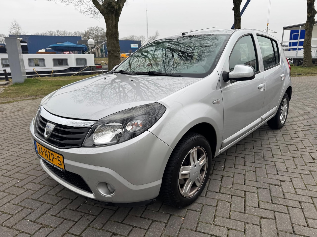 Dacia Sandero - 1.2 Blackline 2011 - AutoWereld.nl