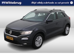 Volkswagen T-Roc - 1.0 TSI Style Multimedia Parkeersensoren / Multimedia pakket / Bluetooth / Cruise control