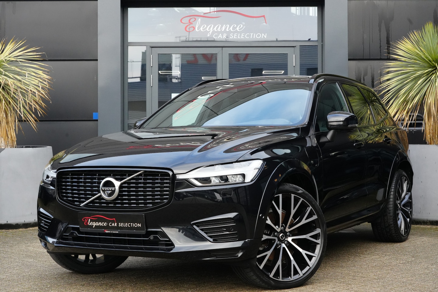 Volvo XC60 - 2.0 Recharge T8 AWD Inscription 392pk Panoramadak/Luchtvering/Trekhaak - AutoWereld.nl