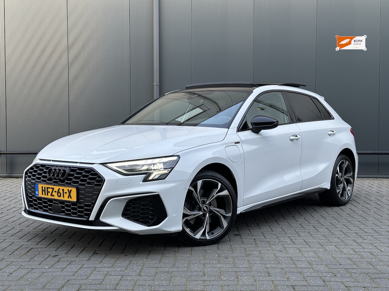 Audi A3 Sportback - 40 TFSI e Business Edition S-line | Pano | Sfeer | Matrix | Carplay - AutoWereld.nl