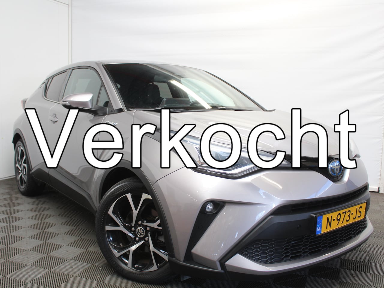 Toyota C-HR - 2.0 Hybrid Style CARPLAY | LED | DAB | CAMERA | LMV | ADAPCRUISE | NAVI | STOELVERW | CLIM - AutoWereld.nl