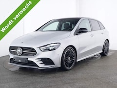 Mercedes-Benz B-klasse - 200 AMG Line l Distronic l Panoramaschuifdak l MBUX l Achteruitrijcamera l Multispaaks l s