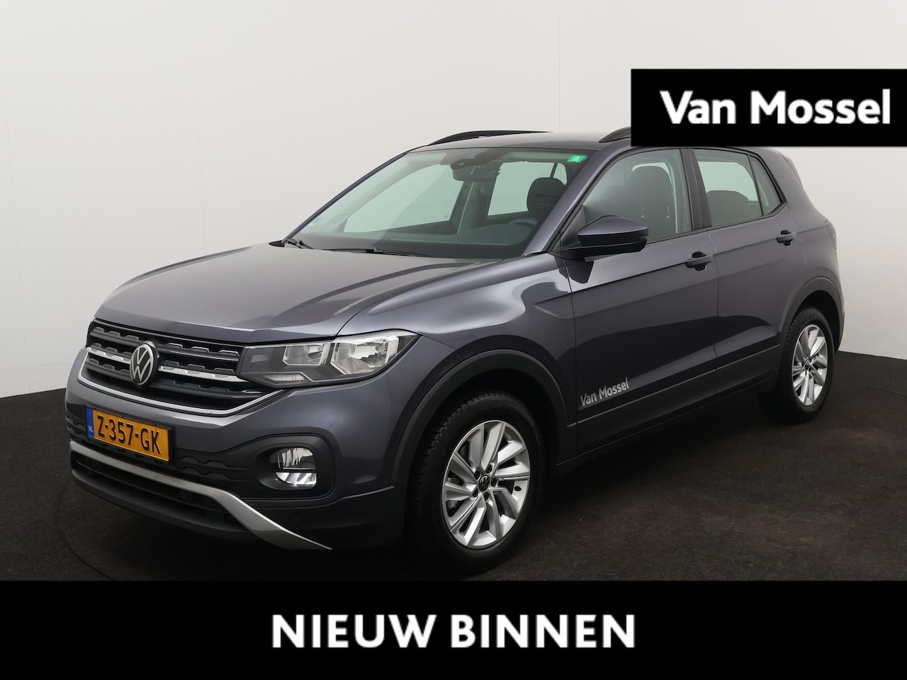 Volkswagen T-Cross - 1.0 TSI Life | Parkeersensoren Achter | Navigatie | App Connect | Lichtmetalen Velgen - AutoWereld.nl