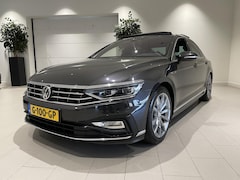 Volkswagen Passat - 1.5 TSI Elegance Business R 150 PK DSG | Automaat | Panoramadak | Trekhaak | Digital Cockp