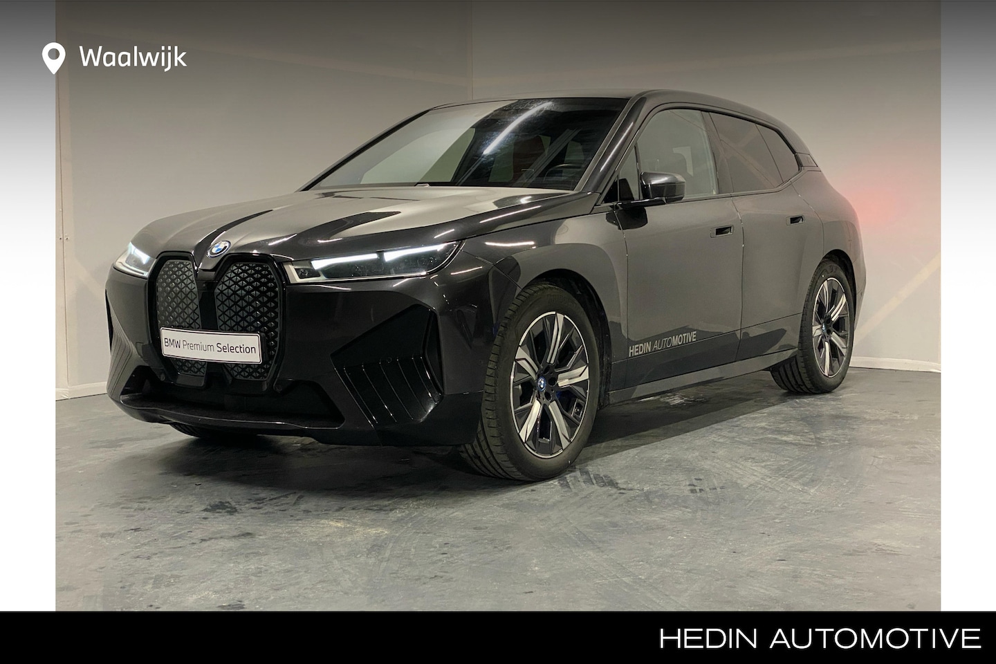 BMW iX - xDrive40 Business Edition Plus 74 kWh | Sportpakket | Panoramadak Sky Lounge | Clear&Bold - AutoWereld.nl