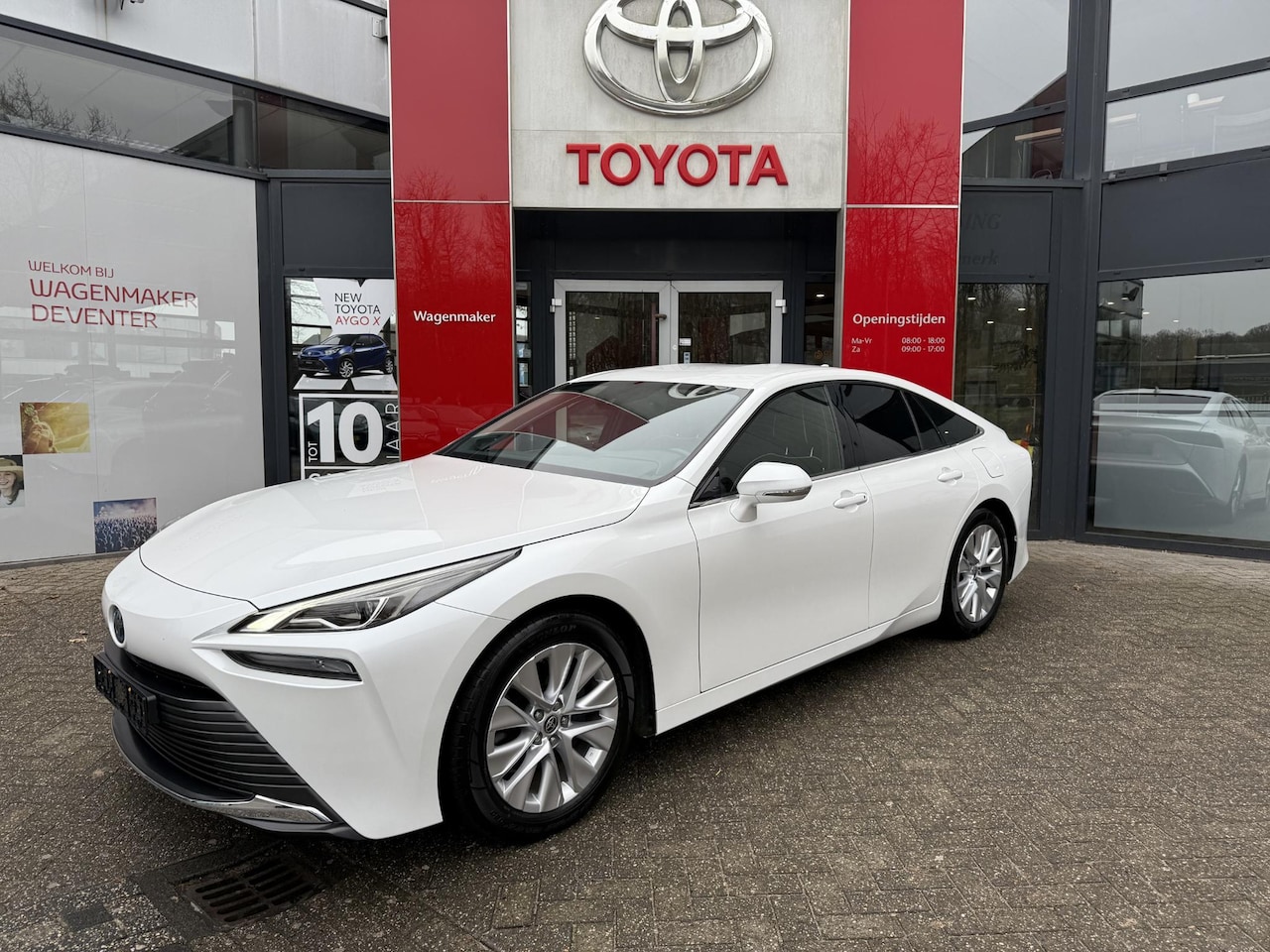 Toyota Mirai - EXECUTIVE EL-STOELBED. STOELVERW. LEDER LED NAVI CAMERA - AutoWereld.nl