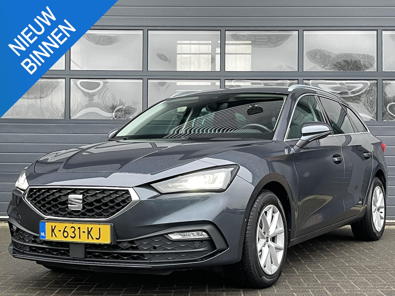 Seat Leon Sportstourer - 1.5 TSI STYLE LAUNCH EDITION I WEGKLAPBARE TREKHAAK I KEYLESS ENTRY I STUUR/STOELVERWARMIN - AutoWereld.nl