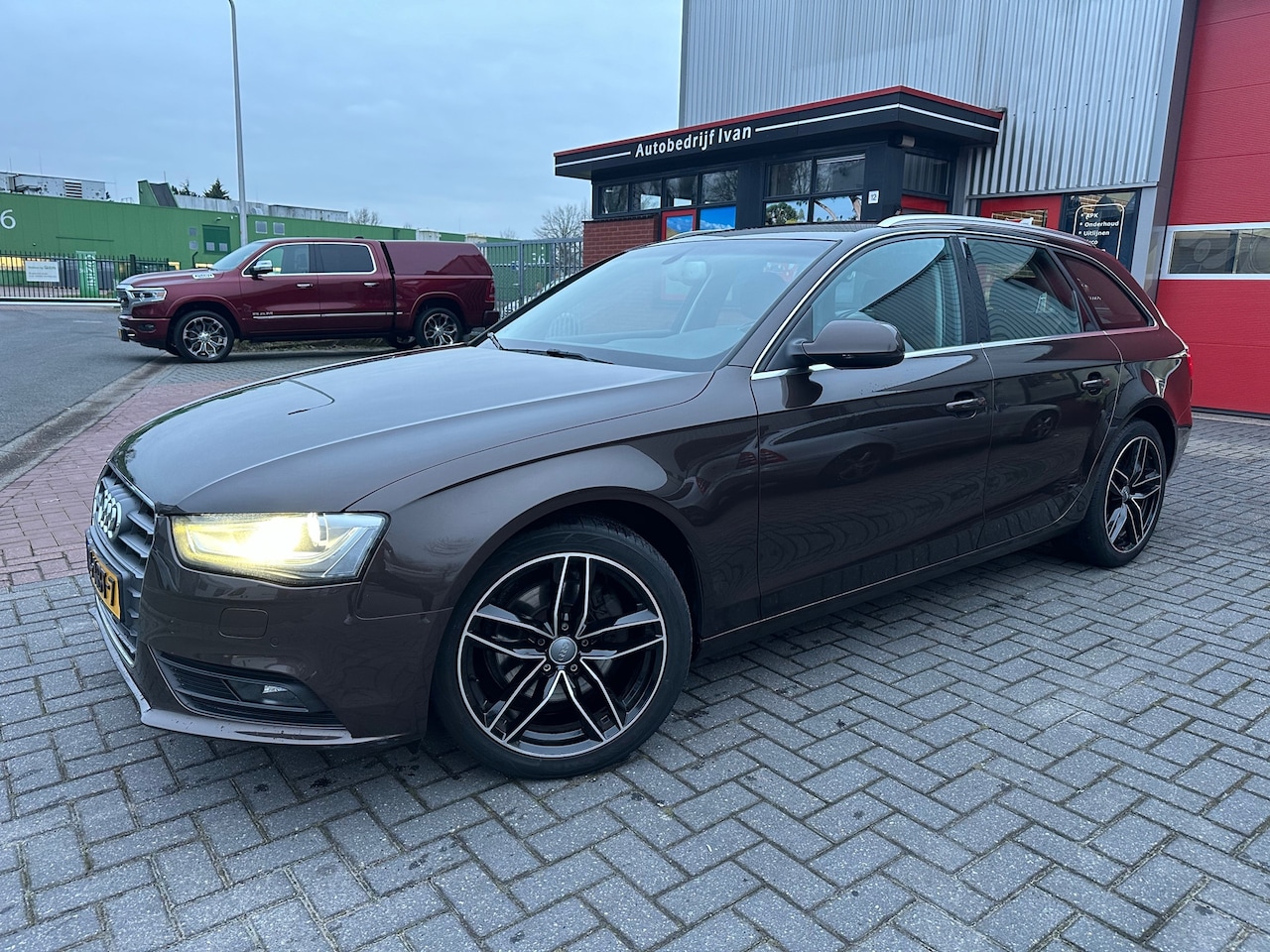 Audi A4 Avant - 1.8 TFSI Pro Line 1.8 TFSI Pro Line, Automaat, Leer, Elektrische stoelen - AutoWereld.nl