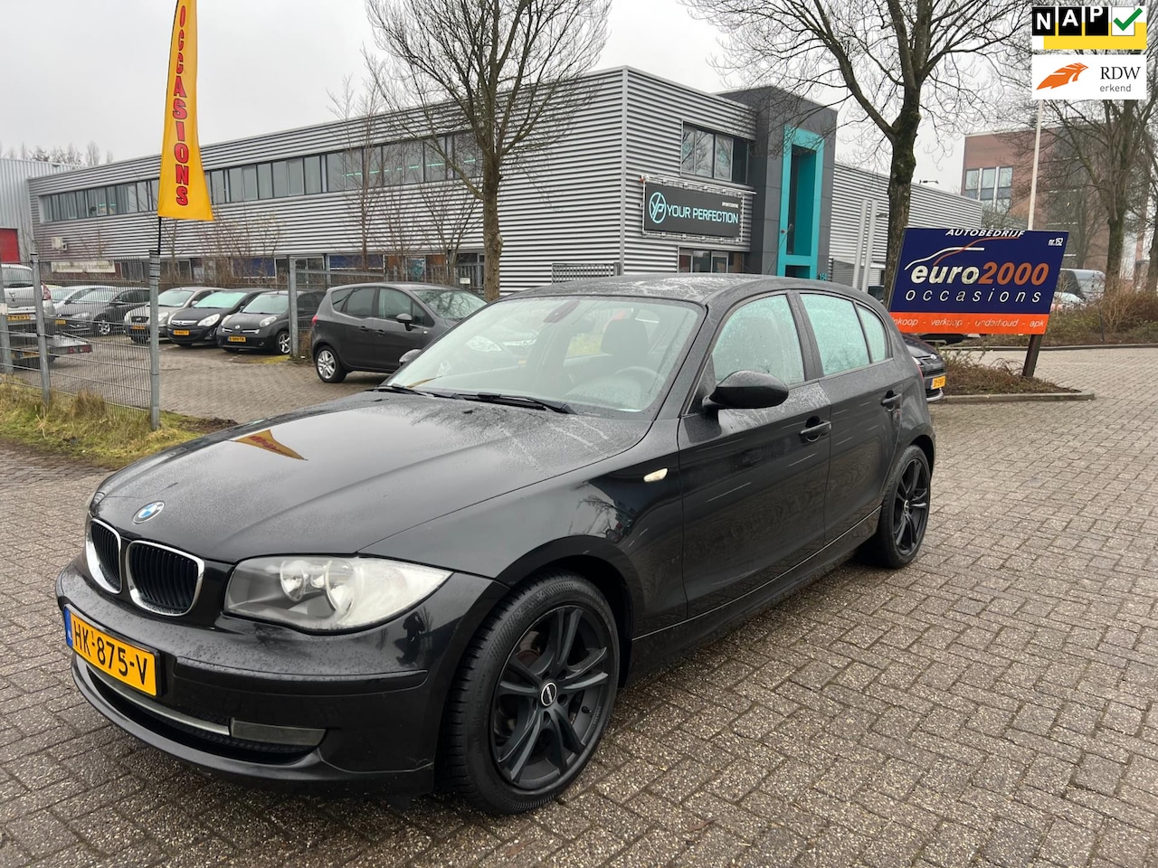 BMW 1-serie - 116i - ZWART - 5 DEURS - ZONDAG OPEN ! - AutoWereld.nl