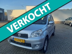 Daihatsu Terios - 1.5 2WD Trophy nette goed onderhouden Terios op all seasonsbanden met trekhaak