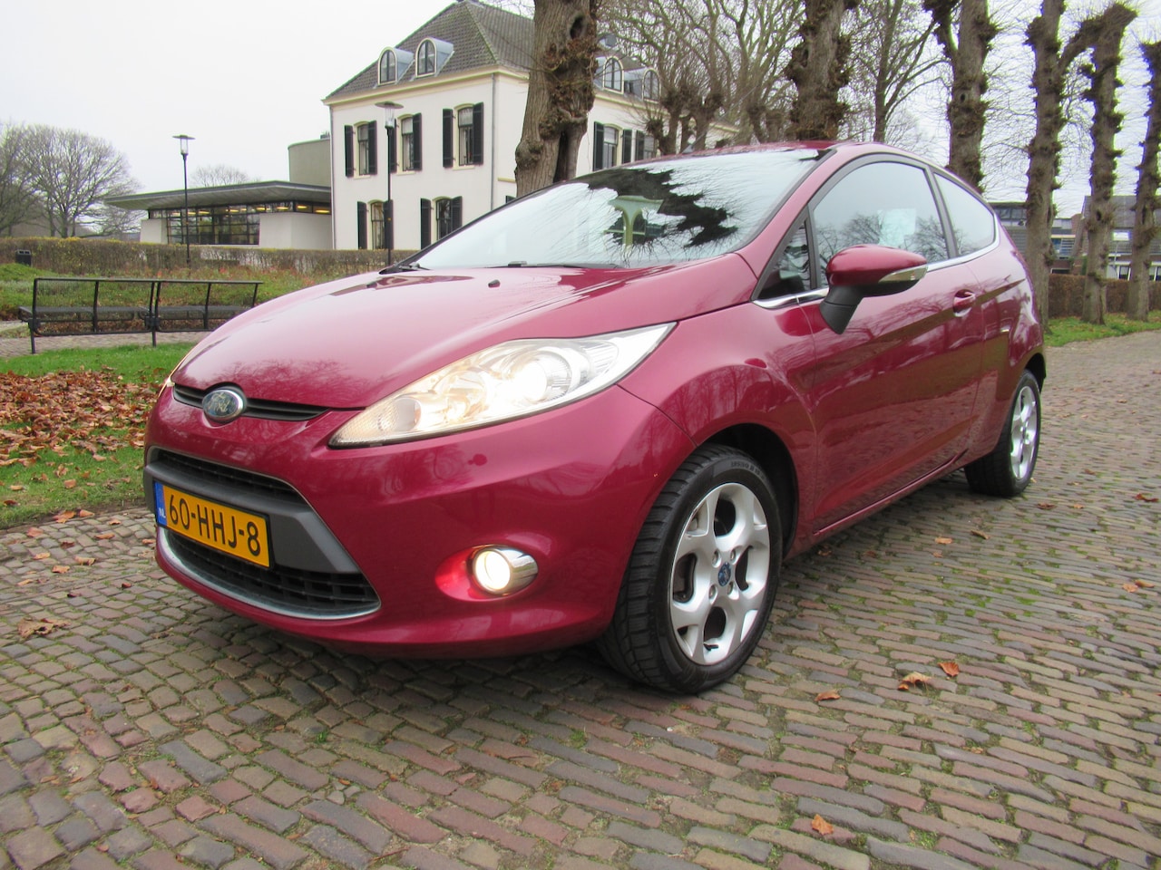 Ford Fiesta - 1.25 Titanium Ecc Cruisecontrol xenon Pdc Lm Velgen***Apk t/m 30-1-2026*** - AutoWereld.nl