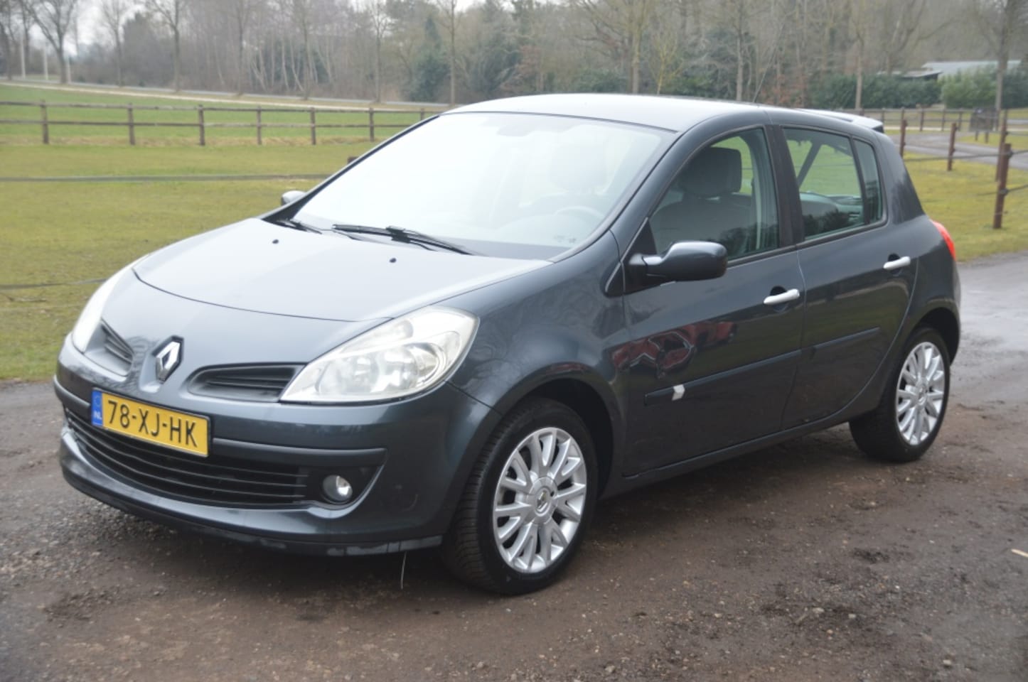 Renault Clio - 2.0-16V Dynamique S Clima Cruise APK Jan 2026 - AutoWereld.nl