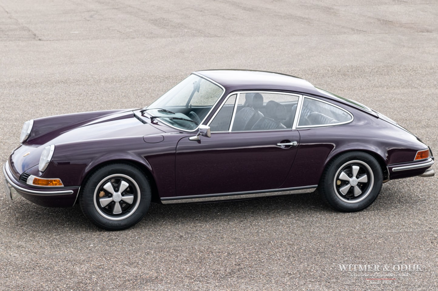 Porsche 911 - 2.4T Coupe Geheel gerestaureerd en gereviseerd - AutoWereld.nl