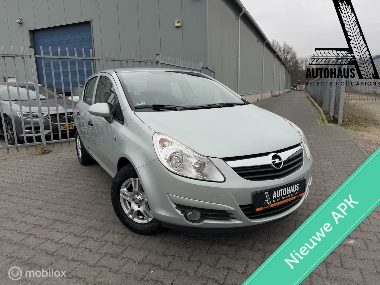 Opel Corsa - 1.2-16V Selection Nieuwe Apk / Airco / lm velgen - AutoWereld.nl