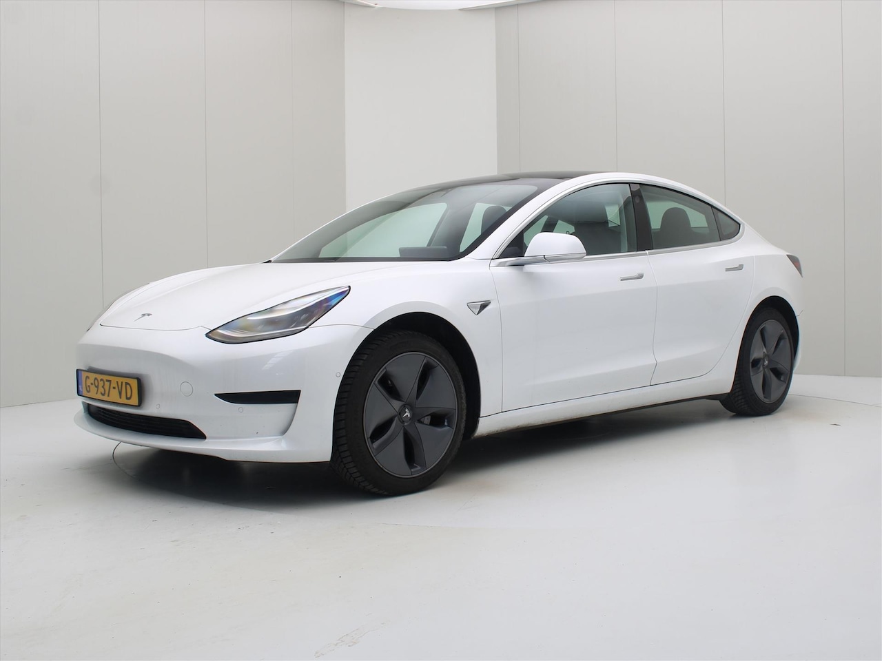 Tesla Model 3 - Standard RWD Plus [ TREKHAAK+AUTOPILOT+PREMIUM AUDIO ] - AutoWereld.nl