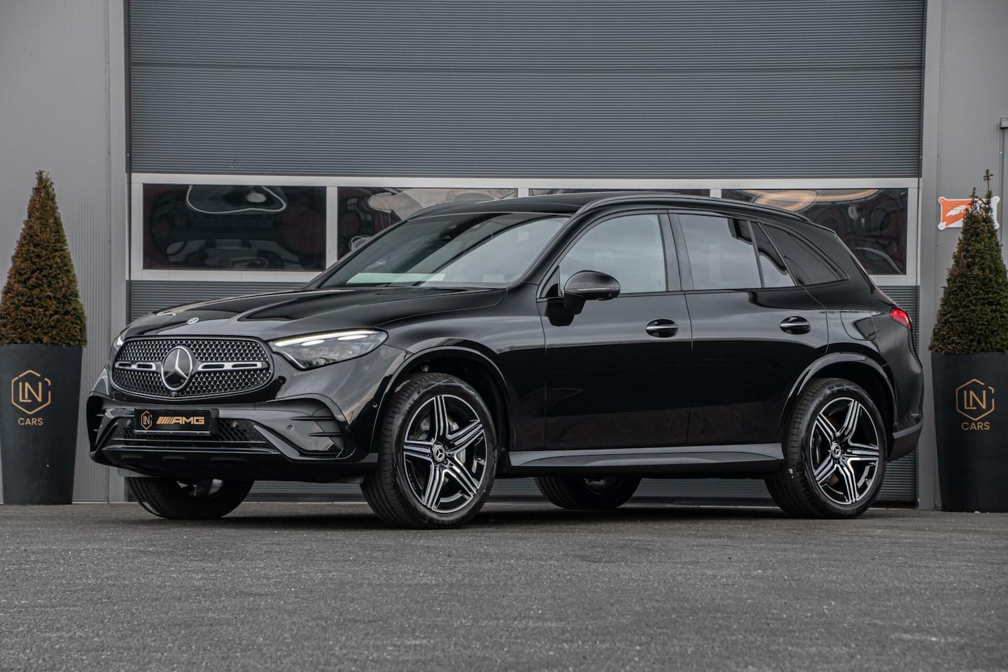 Mercedes-Benz GLC-klasse - 300e 4MATIC AMG |Trekhaak|Pano|Sfeerverl - AutoWereld.nl