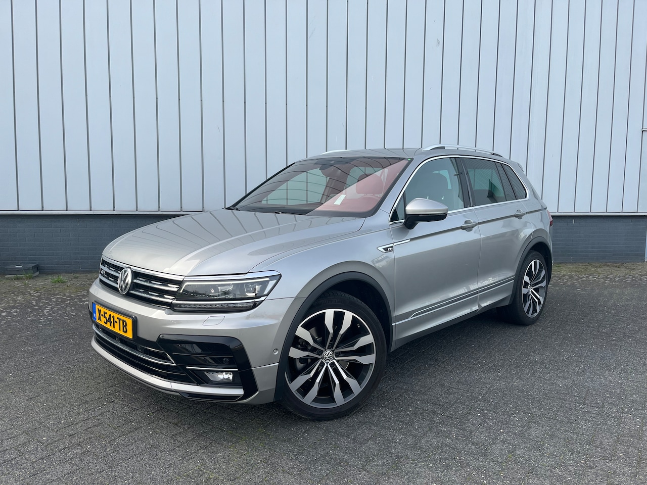 Volkswagen Tiguan - 2.0 TSI 4Motion Highline Business R - AutoWereld.nl