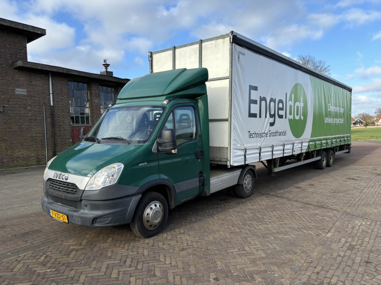 Iveco Daily - 40C/35 3.0 170pk. BE-Combi (10-TON). 3-Zits, A/C, Cruise, Titan 11.5m Huiftrailer. - AutoWereld.nl