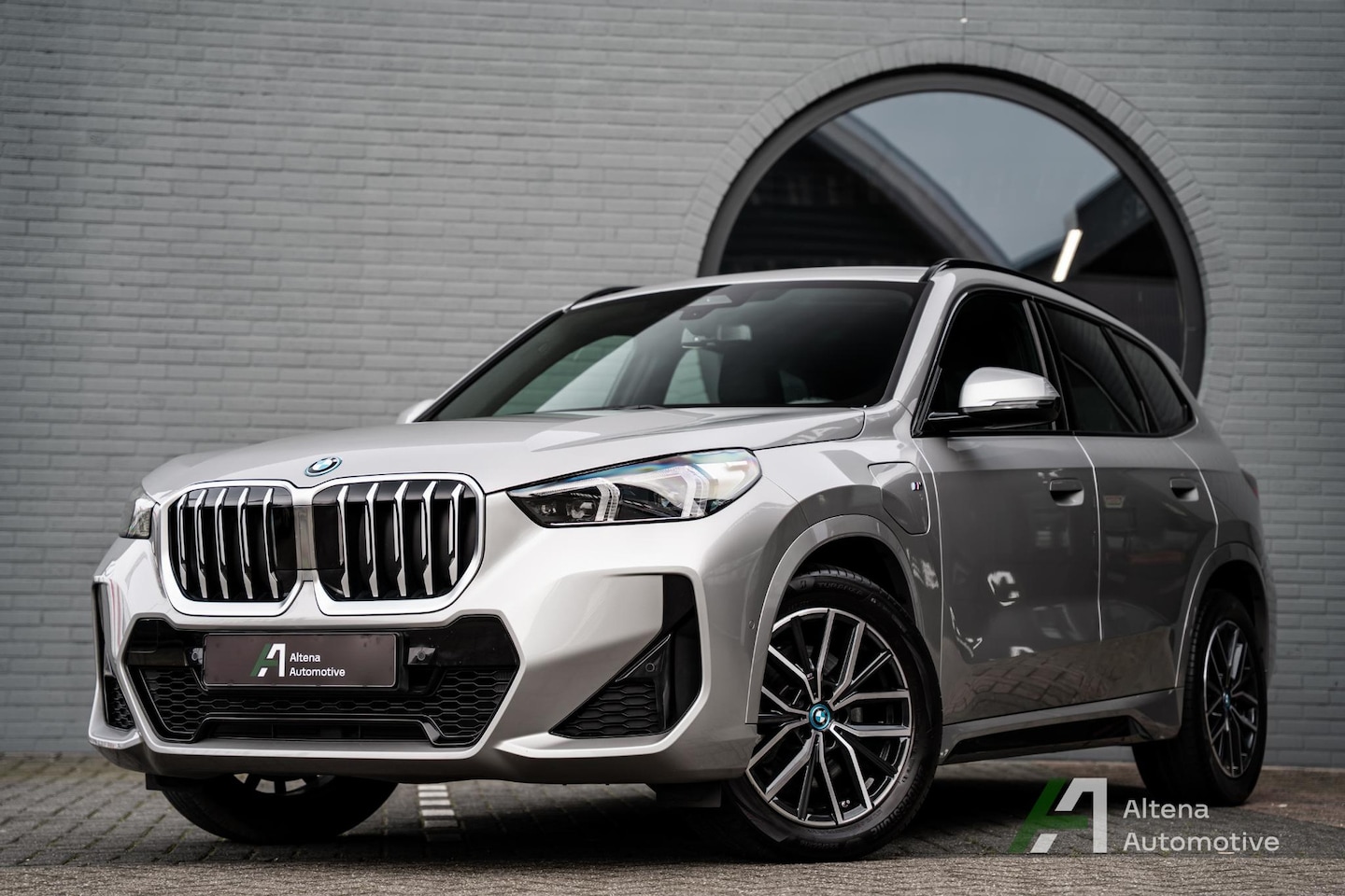 BMW X1 - xDrive25e M-sport, comfort acces, 18 inch, - AutoWereld.nl