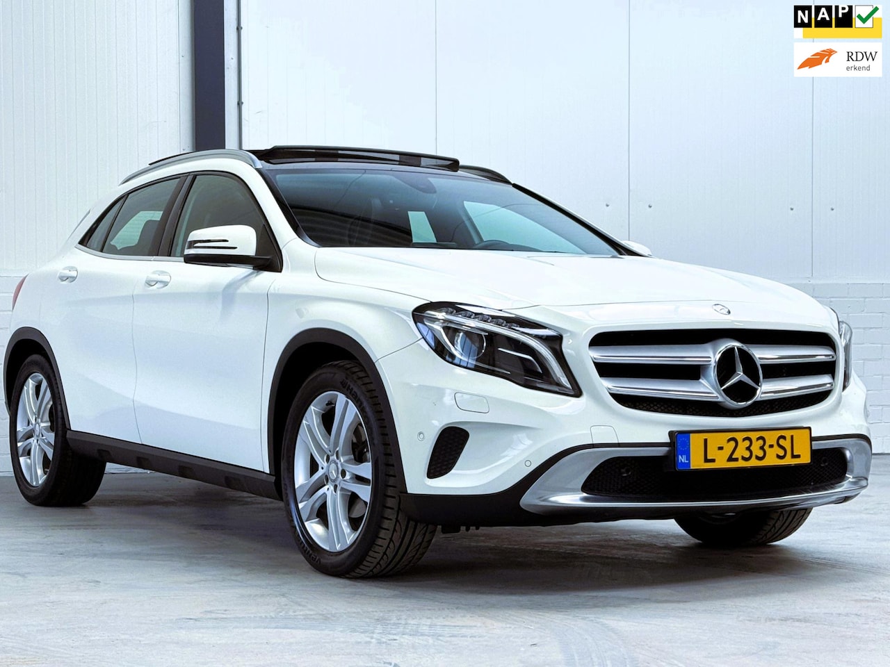 Mercedes-Benz GLA-Klasse - 180 Prestige Pank|Trekhaak - AutoWereld.nl