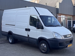 Iveco Daily - 35C13V 330 H2 Airco Trekhaak 3500kg Cruise controle 3 persoons Dubbellucht 127pk Loopt goe