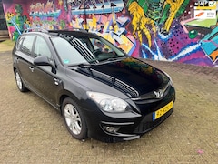 Hyundai i30 CW - 1.4i i-Drive Cool zeer mooie auto geheel van a tot z onderhouden airco goeie km stand 175.