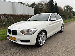 BMW 1-serie - 116i Executive / NAVI / AIRCO ECC / CRUISE / 153dkm