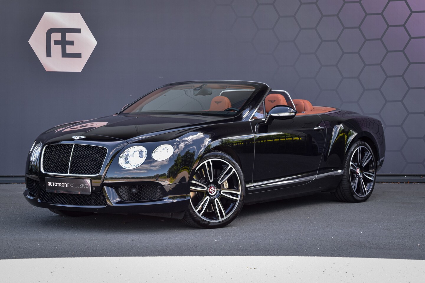 Bentley Continental GTC - 4.0 V8 | STOELMASSAGE | STOELVERWARMING & VERKOELING | STUURWIELVERWARMING | CRUISE CONTRO - AutoWereld.nl